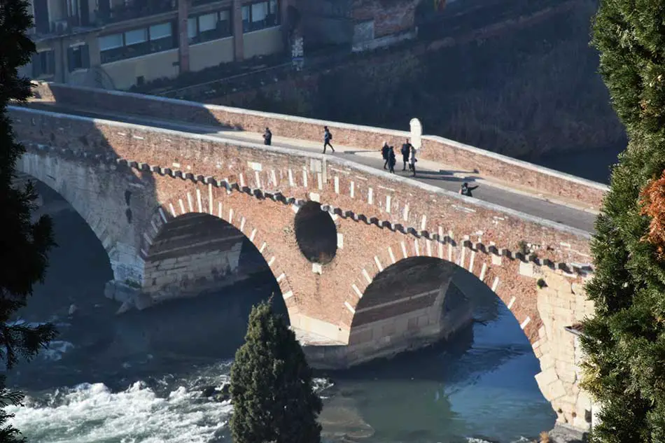 Arrivare Ponte Pietra Verona